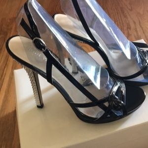 NWOT - Nine West black strappy sandals